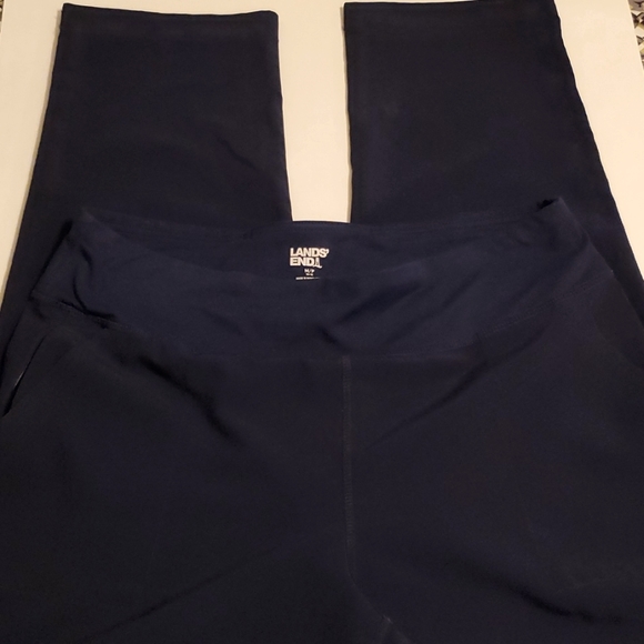 Lands End sport pants size 10 -12  petite Pull On stretch pockets. Active wear. - Picture 2 of 5